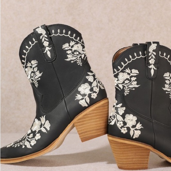 Restock MIIM CAROLINE Black Faux Leather Floral Embroidered Western Cowboy Boots - Picture 4 of 9